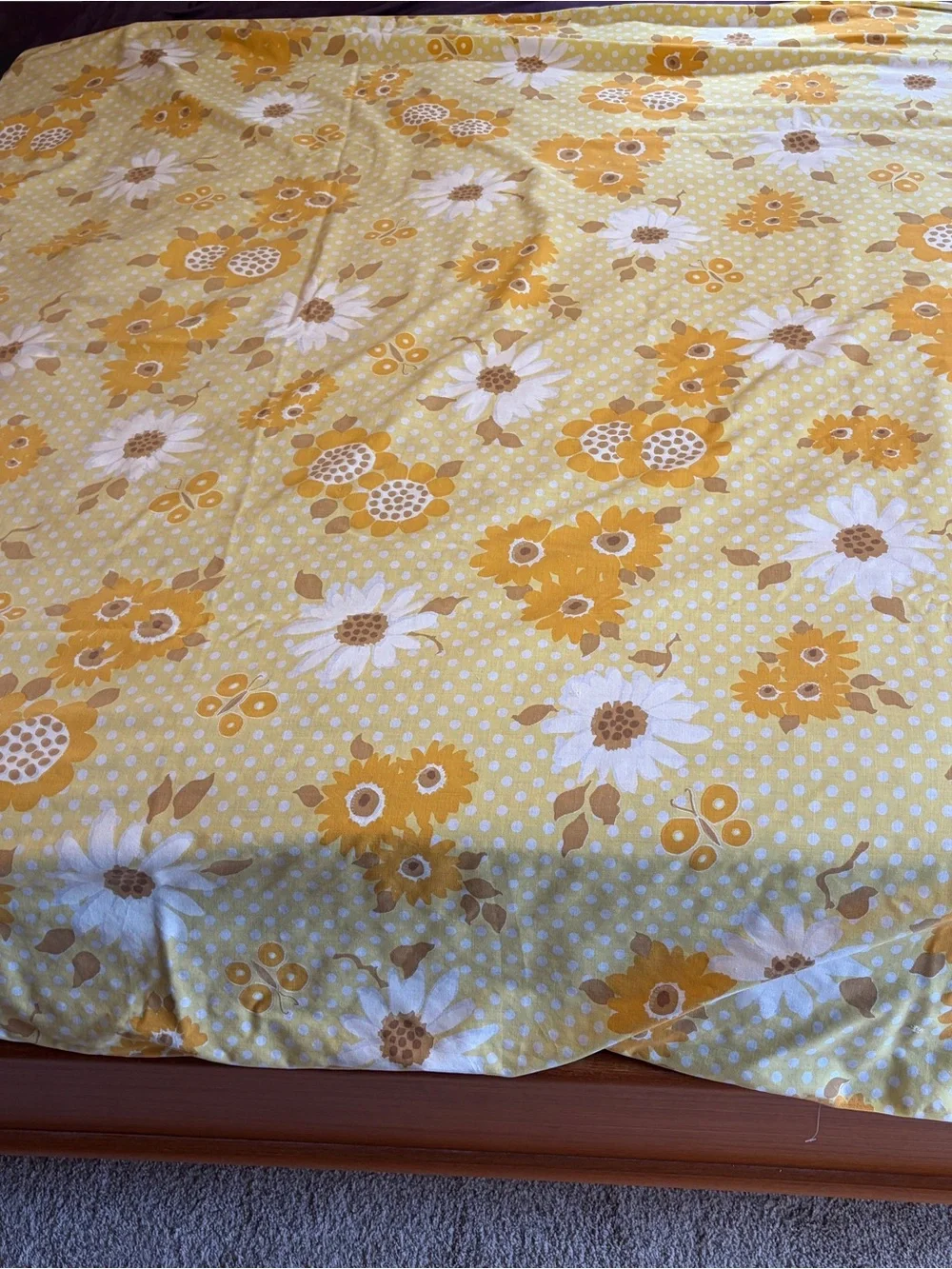 Vintage 1970s Pequot Twin Flat Sheet Yellow Floral Daisy Polka Dot 72x104
